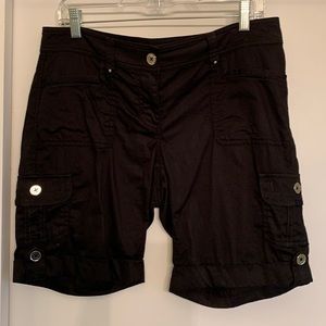 White House Black Market cargo shorts Size 6